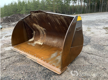 Volvo Construction Equipment Hjullastarskopa Volvo 4,6 kubik - Godet pour chargeur pour Engins de chantier: photos 1