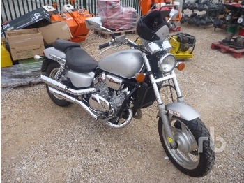 Honda VF750C MAGNA - Motocyclette