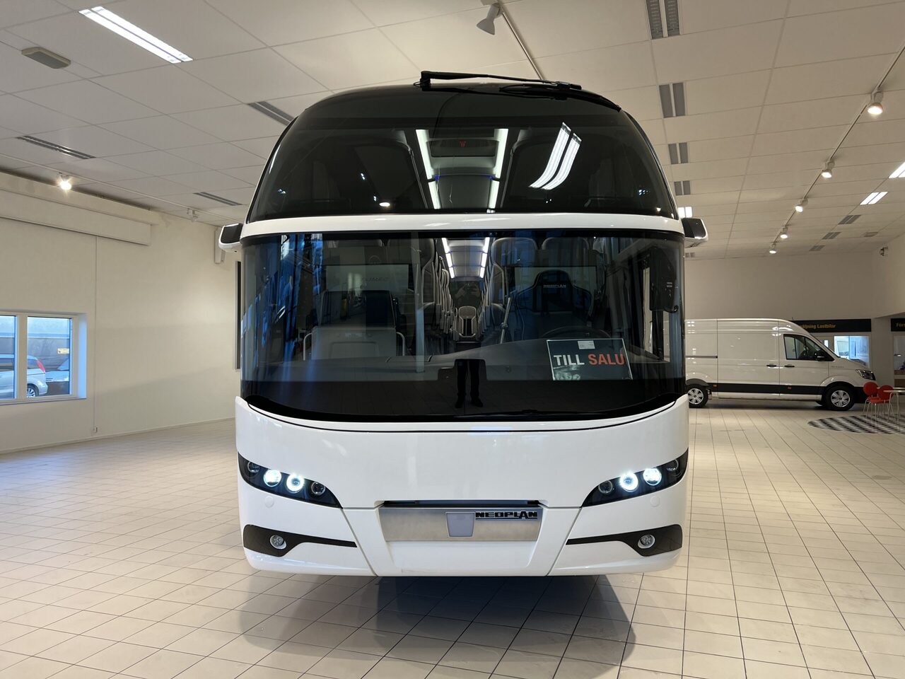 Autocar Neoplan Cityliner P15 Euro 6E V.I.P Exclusive Class (svart / brons färgad skinnklädsel): photos 9