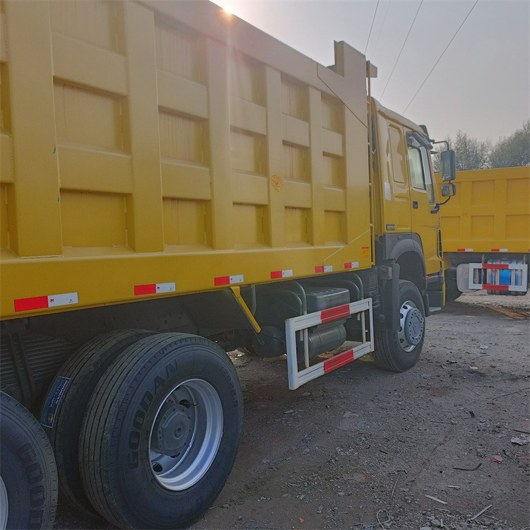 Camion benne HOWO HOWO 6x4-375 Tipper-Yellow: photos 8
