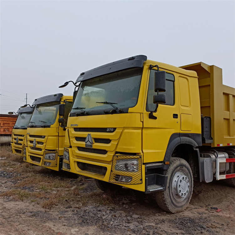 Camion benne HOWO HOWO 6x4-375 Tipper-Yellow: photos 13