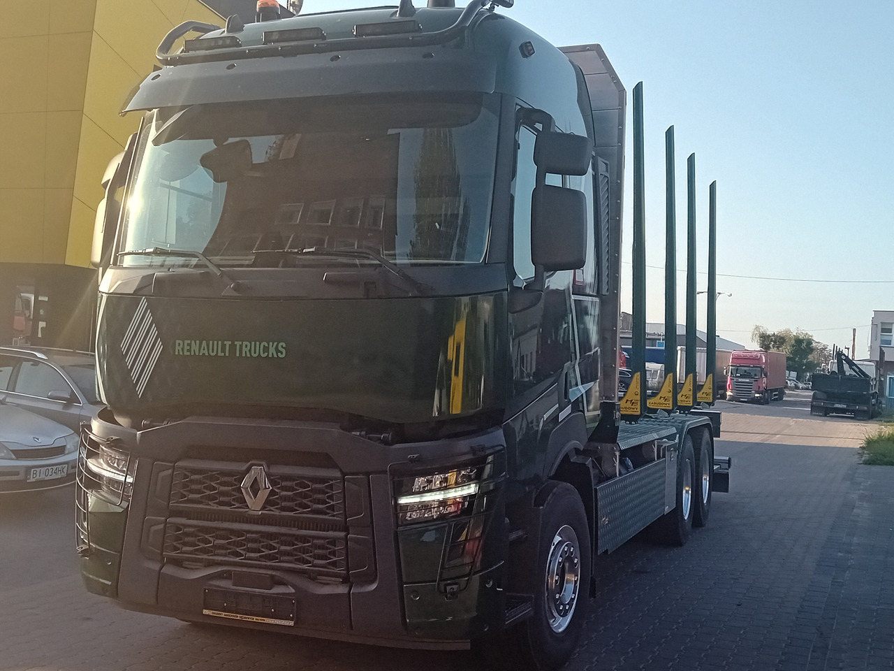 Camion grumier pour transport de bois neuf Hydrofast C Renault Truck P6x4 13 L E6 green: photos 7
