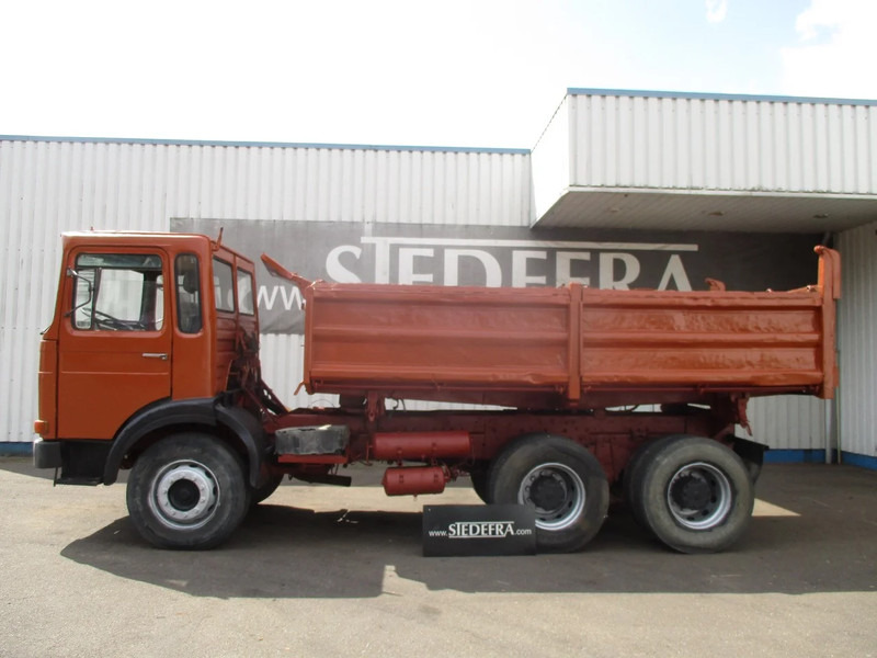 Camion benne MAN 26.321 6x4 , 3 way tipper , ZF Manual , Spring suspension: photos 9