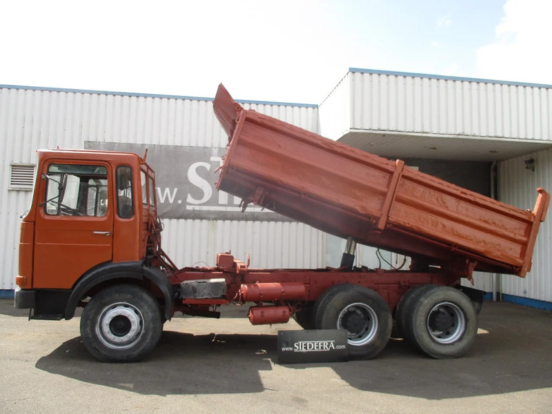 Camion benne MAN 26.321 6x4 , 3 way tipper , ZF Manual , Spring suspension: photos 2