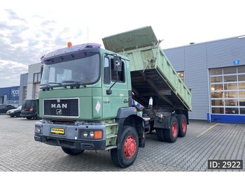 Camion benne MAN 26.403 Day Cab, Euro 1, 6x6 - 6 cyl engine - 3 side tipper - Full Steel: photos 1