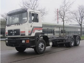 Camion MAN 33.372 6x4 Chassis: photos 1