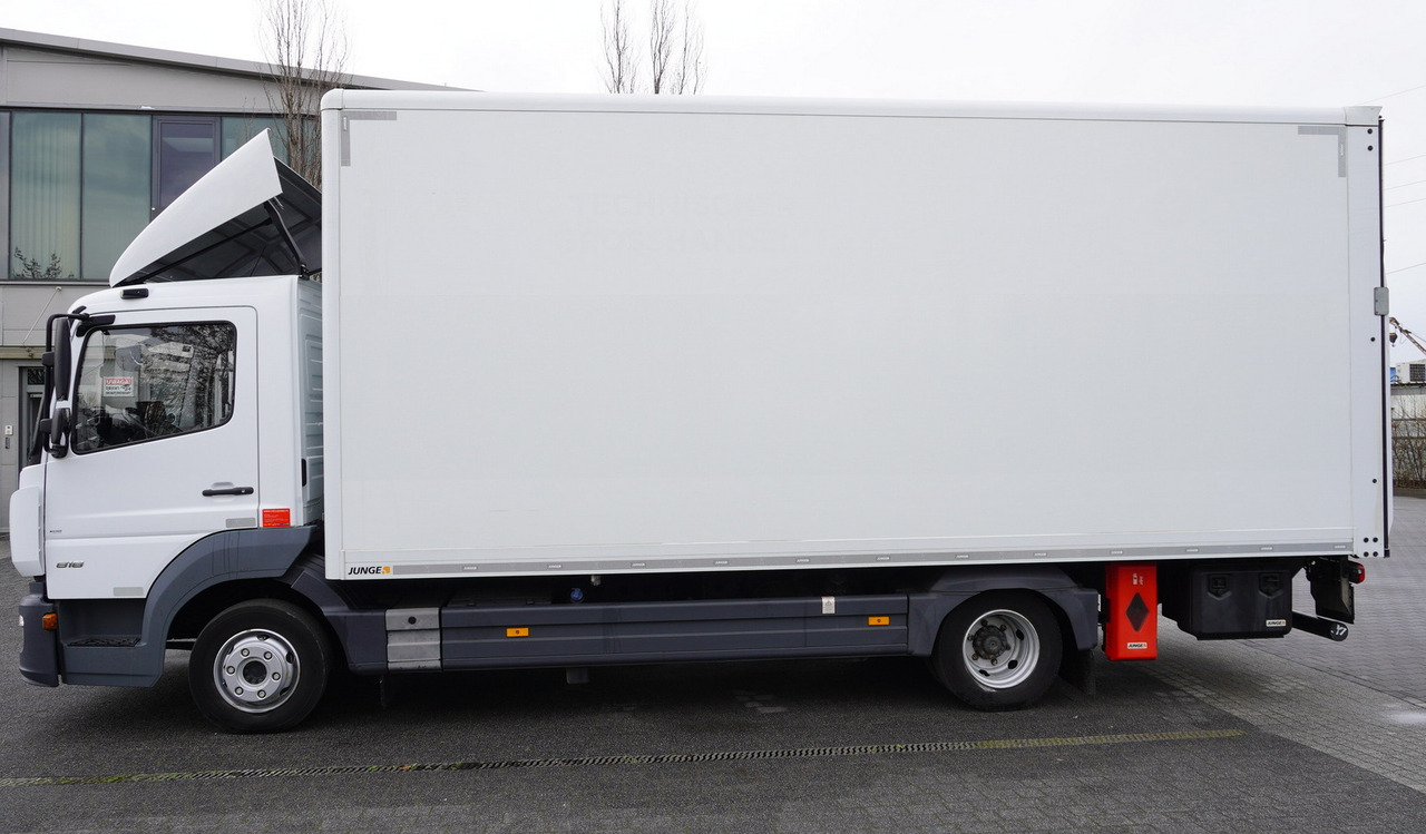 Camion fourgon MERCEDES-BENZ Atego 818 E6 container 15 pallets / tail lift: photos 3
