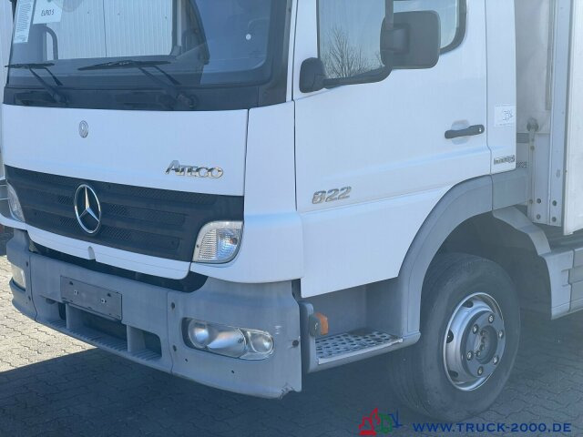 Camion porte-voitures Mercedes-Benz 822 Atego Geschlossener Transport + el. Rampen: photos 13