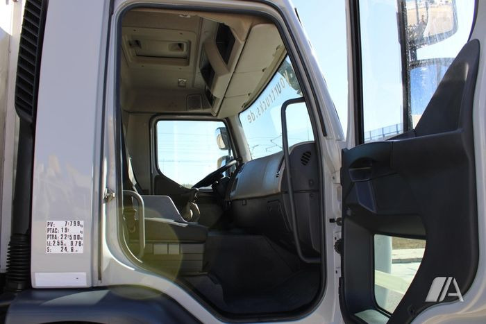 Camion frigorifique RENAULT Premium 300Dxi TK T1000R – 18T [ Copy ] [ Copy ] [ Copy ] [ Copy ] [ Copy ]: photos 17