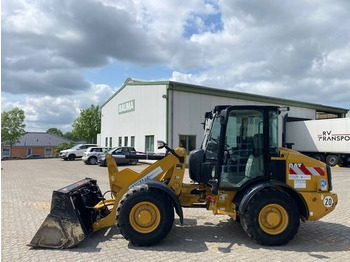 Chargeuse sur pneus CATERPILLAR 906M