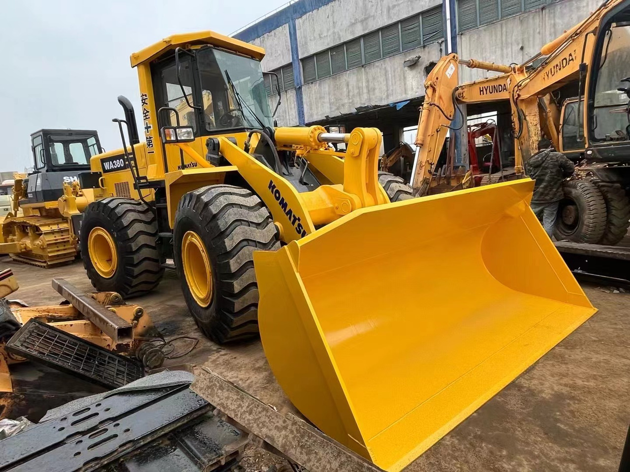 Chargeuse sur pneus KOMATSU WA380 small Used Loader  for sale with cheap price: photos 7