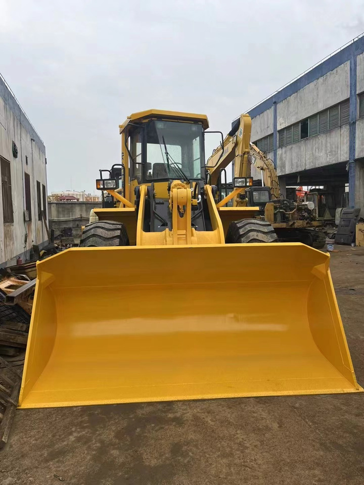Chargeuse sur pneus KOMATSU WA380 small Used Loader  for sale with cheap price: photos 2
