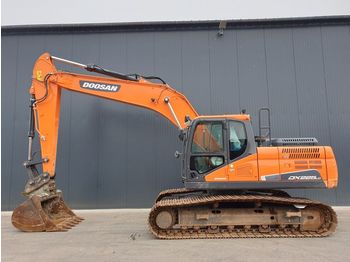 Pelle sur chenille DOOSAN DX 225 LC-5
