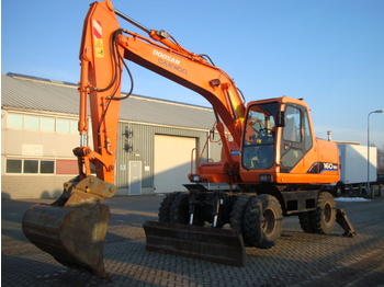 DOOSAN S 160 W - V - Pelle sur pneus