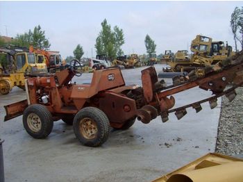 DITCH-WITCH R 30 4 wheel drive trencher - Trancheuse