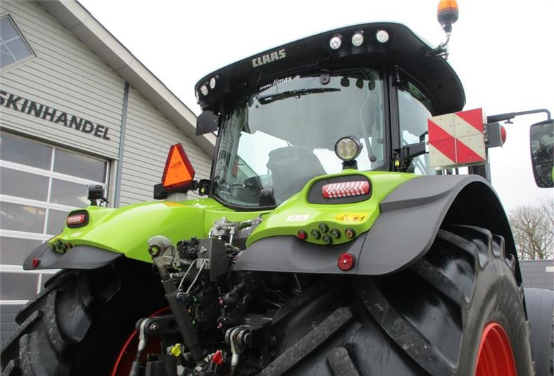 Tracteur agricole CLAAS AXION 870 CMATIC med frontlift og front PTO, GPS: photos 20