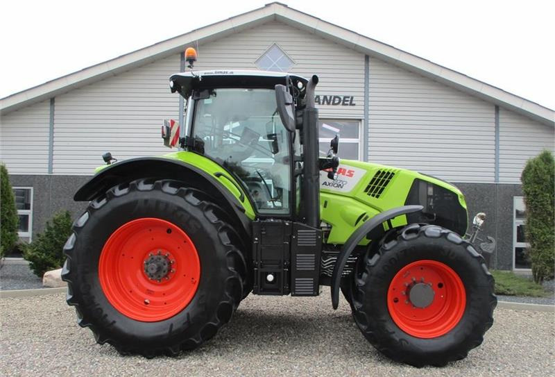 Tracteur agricole CLAAS AXION 870 CMATIC med frontlift og front PTO, GPS: photos 3