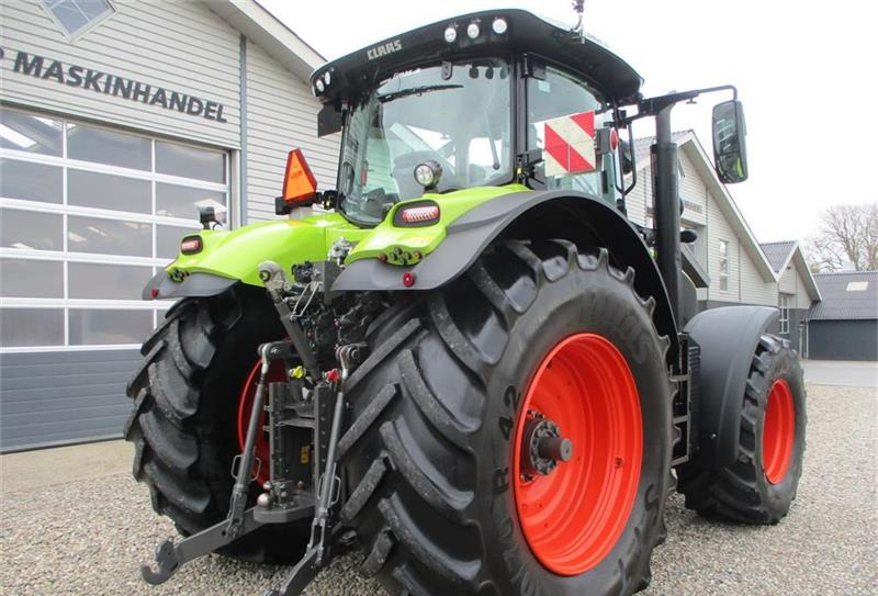 Tracteur agricole CLAAS AXION 870 CMATIC med frontlift og front PTO, GPS: photos 17
