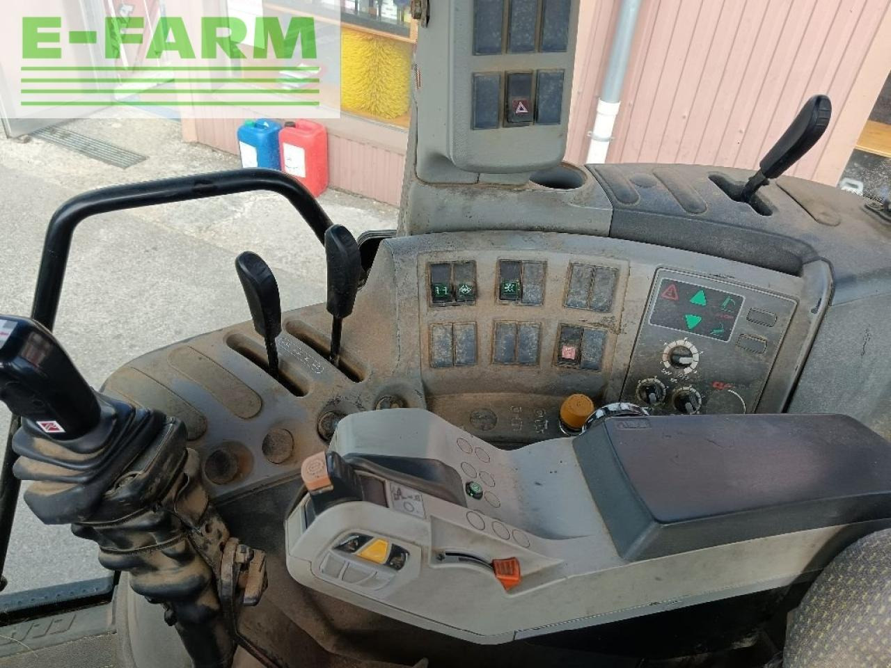 Tracteur agricole CLAAS arion 510: photos 6