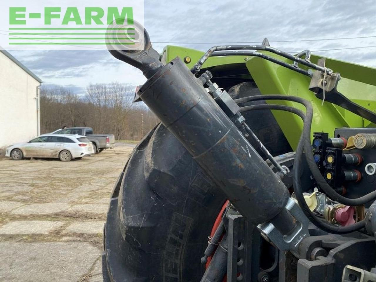 Tracteur agricole CLAAS xerion 3800 vc: photos 22