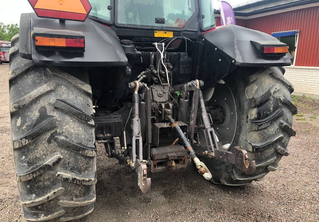 Tracteur agricole Massey Ferguson 6180 Dismantled for spare parts: photos 4