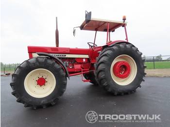 International 1046 - Tracteur agricole