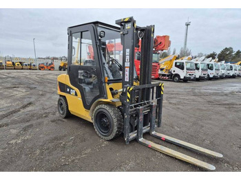 Chariot élévateur diesel CATERPILLAR DP