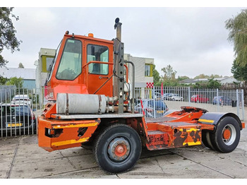 Tracteur portuaire TERBERG