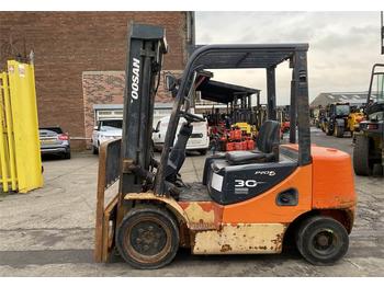 Chariot élévateur Doosan D30S-5