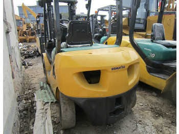 Chariot élévateur frontal à 4 roues KOMATSU FD30