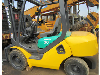 Chariot élévateur frontal à 4 roues KOMATSU FD30