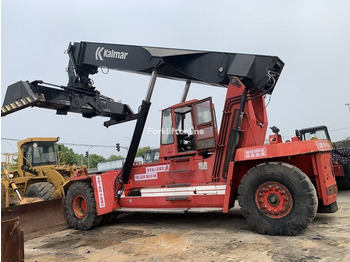 Kalmar DRD420 - Reach stacker