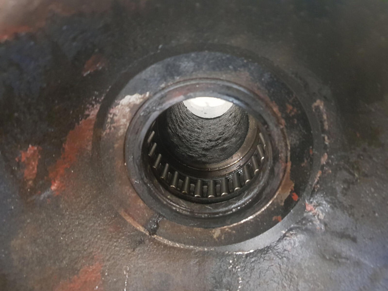 Fusée d'essieu pour Grue Grove Megatrack steering knuckle 16 holes: photos 4