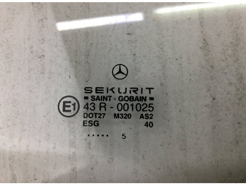 Fenêtre et pièces Mercedes-Benz SEKURIT SAINT-GOBAIN Atego 1318 (01.98-12.04): photos 2