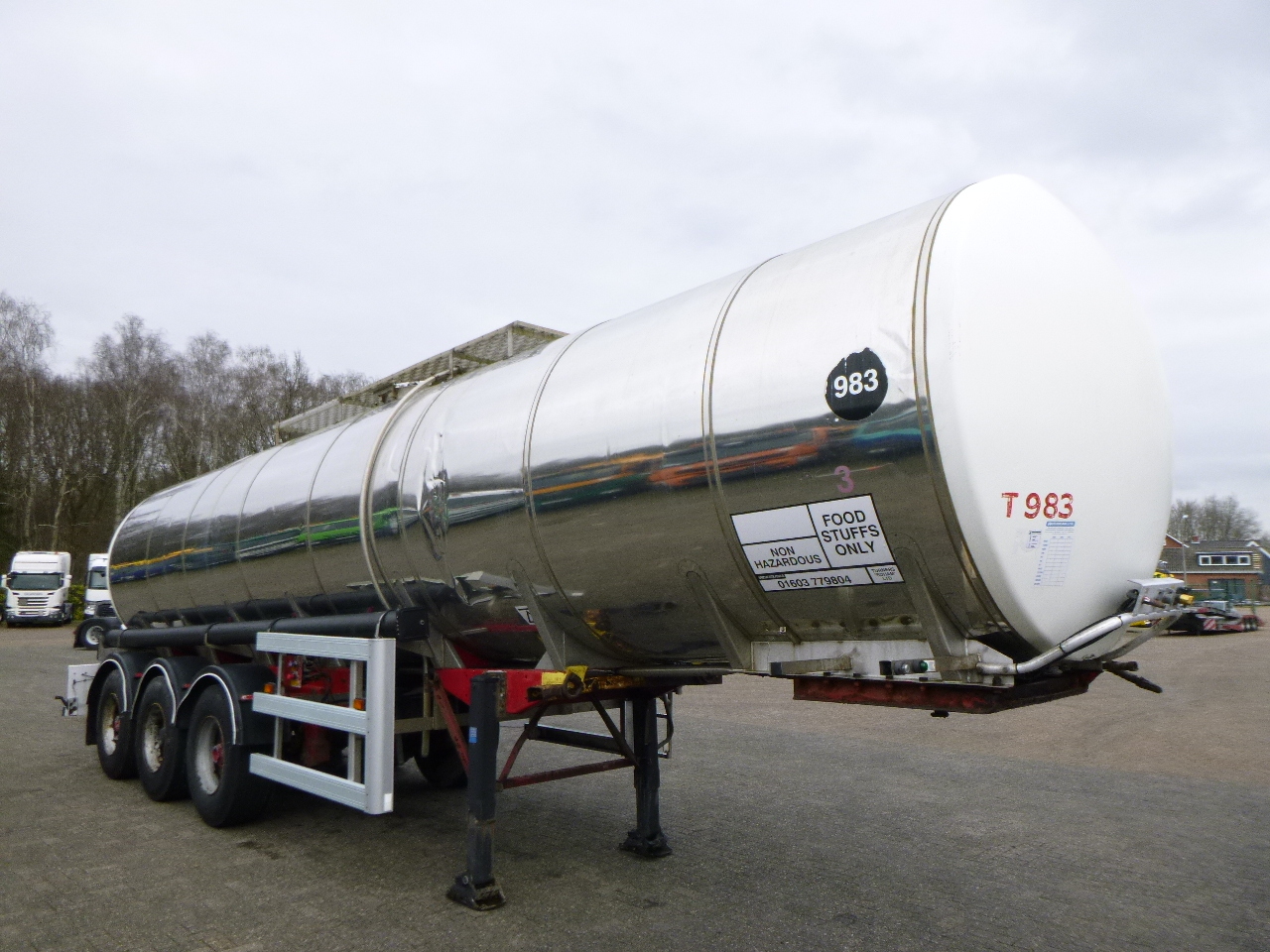 Semi-remorque citerne pour transport de la nourriture Crane Fruehauf Food tank inox 30 m3 / 1 comp: photos 2