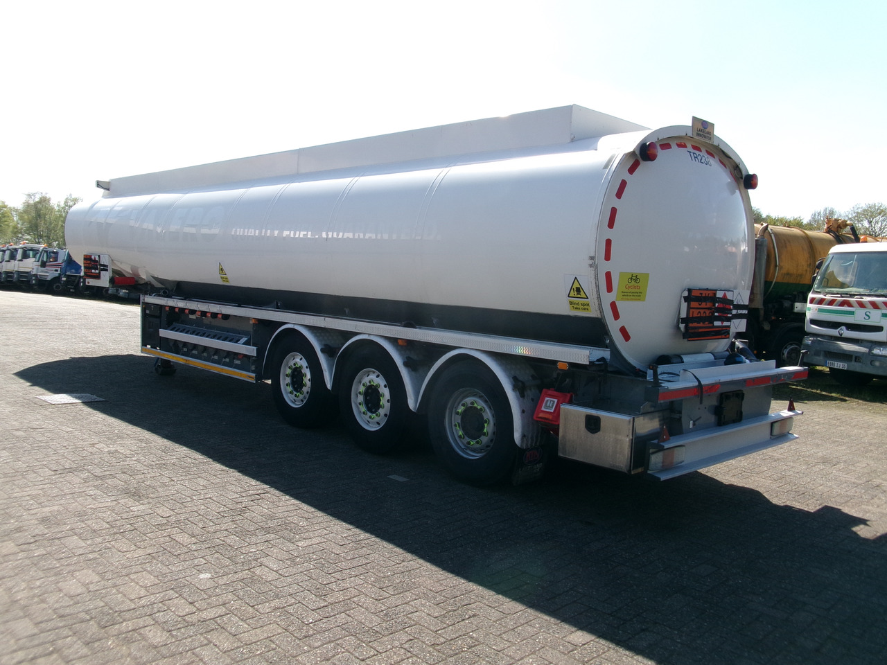 Lakeland Tankers Fuel tank alu 42.8 m3 / 6 comp + pump - crédit-bail Lakeland Tankers Fuel tank alu 42.8 m3 / 6 comp + pump: photos 3