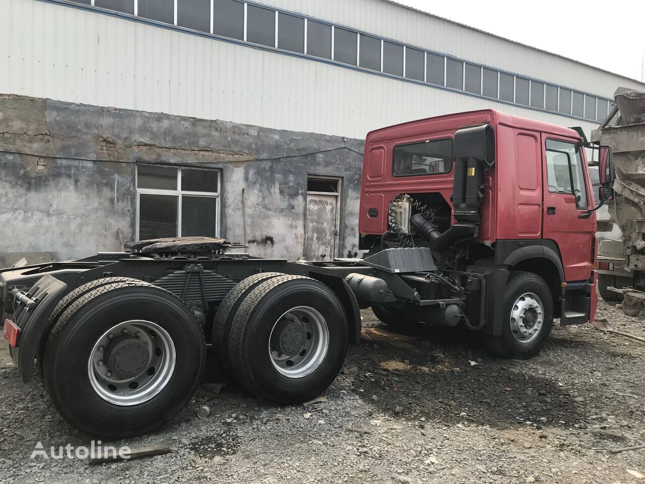 Tracteur routier HOWO 6x4 drive tractor unit truck right hand drive: photos 2
