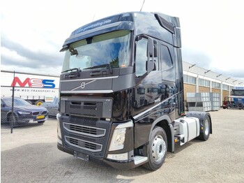 Tracteur routier Volvo FH420 4x2 Globetrotter Euro6 - Double Tanks (T921): photos 1