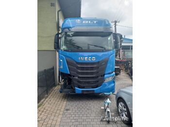 Camion porte-conteneur/ Caisse mobile IVECO