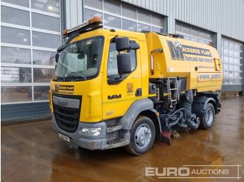  2015 DAF LF220 - balayeuse de voirie