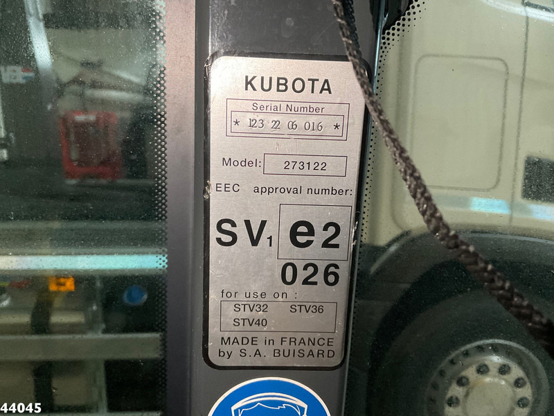 Balayeuse de voirie Kubota STV 40 4WD Wegdekreiniger: photos 20