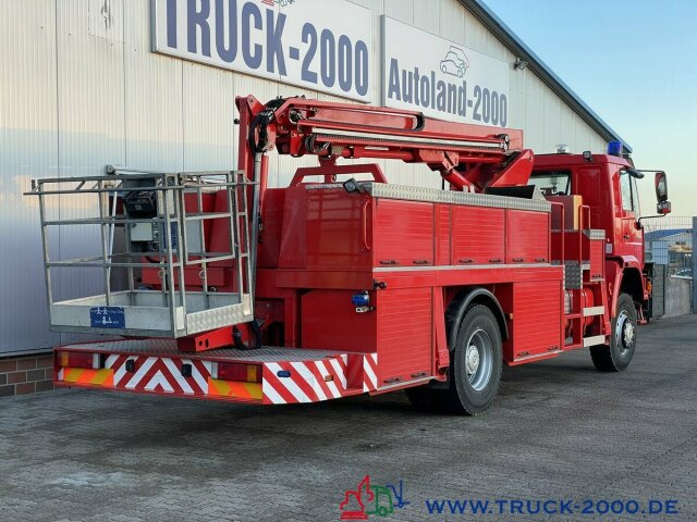 Camion de pompier MAN 18.280 4x4 Feuerwehr 25m Höhe Rettungskorb: photos 12