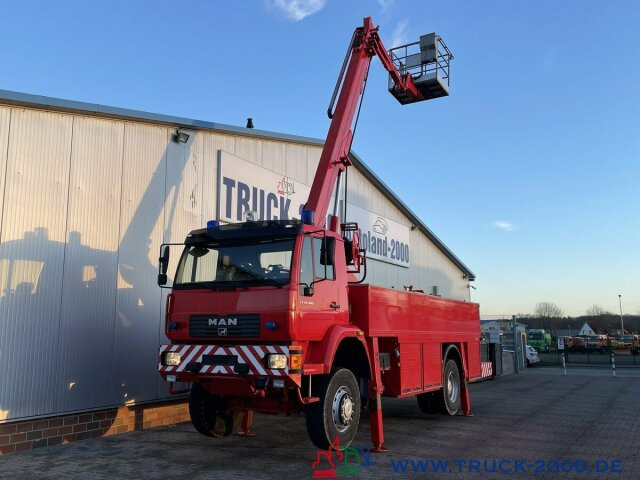 Camion de pompier MAN 18.280 4x4 Feuerwehr 25m Höhe Rettungskorb: photos 6