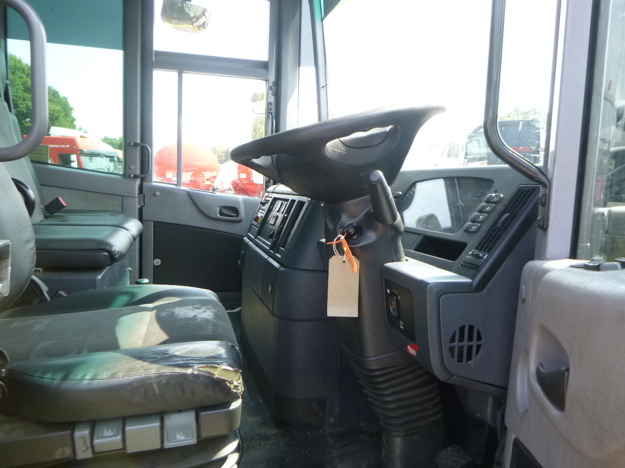 Benne à ordures ménagères Mercedes Econic 2633 6x4 RHD Euro 5 EEV Faun Variopress refuse truck: photos 17