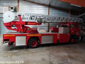 Camion de pompier RENAULT M150: photos 1
