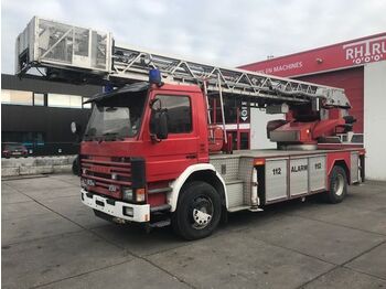 Camion de pompier Scania P93 LADDERWAGEN 30 METER: photos 1