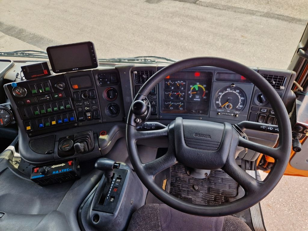 Balayeuse de voirie Scania P94 230 4x2 Johnston-Beam JB 625 Kehrmaschine: photos 6