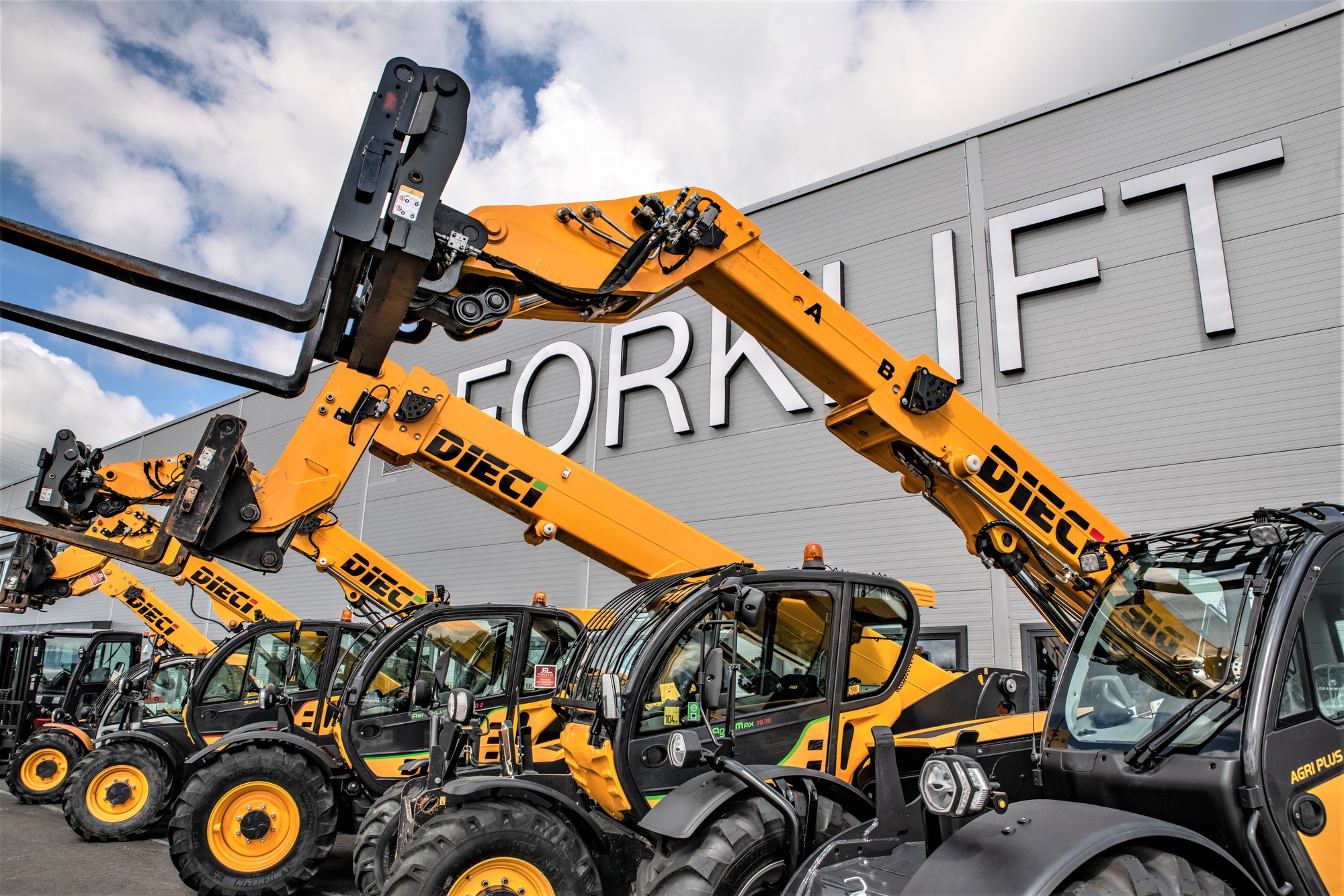 FORKLIFT OU - Matériels de manutention - Année: 2018, diesel, air conditionné undefined: photos 1