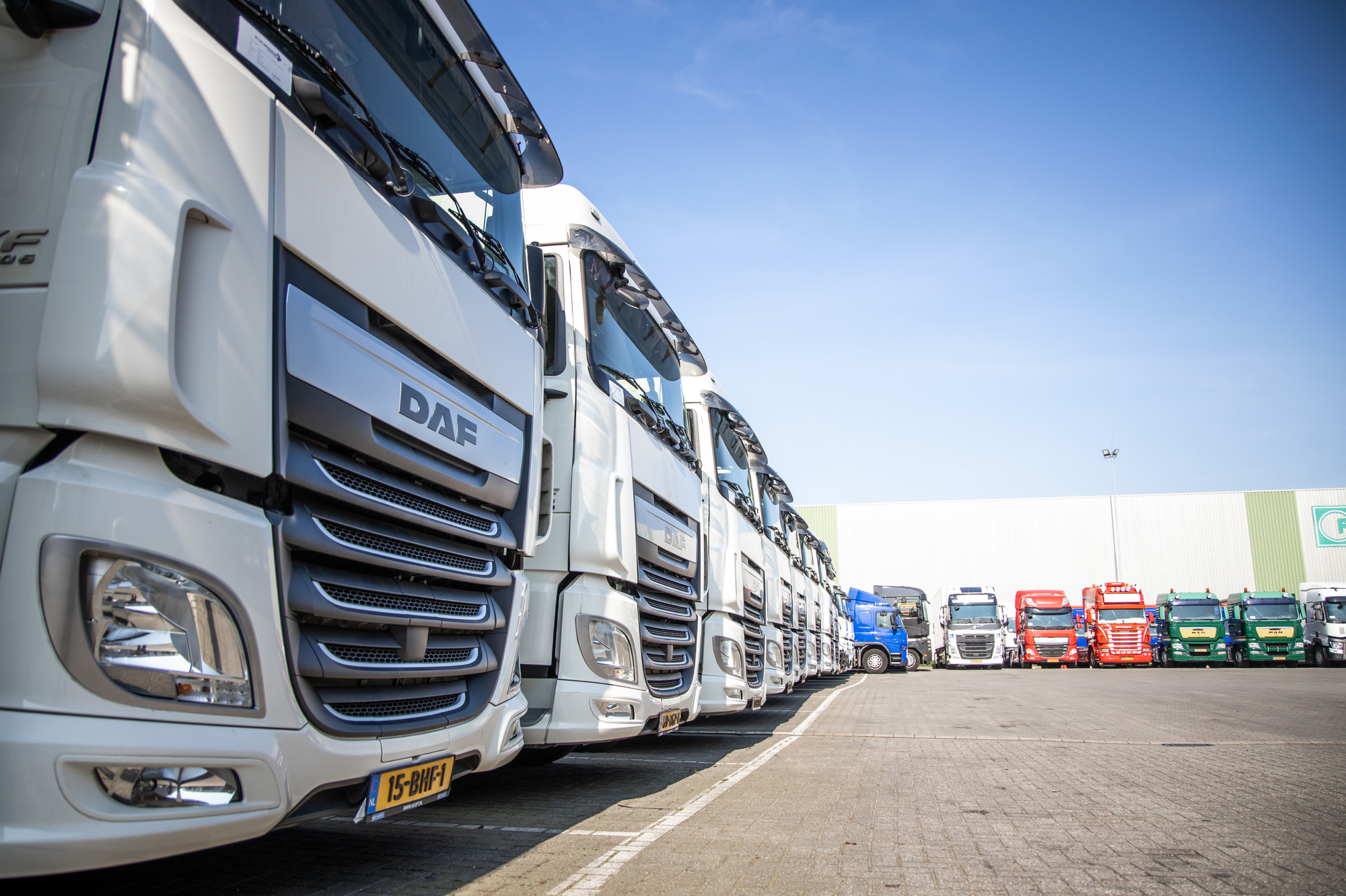 Kuijpers Trading B.V.  - Tracteurs routiers MERCEDES-BENZ undefined: photos 1