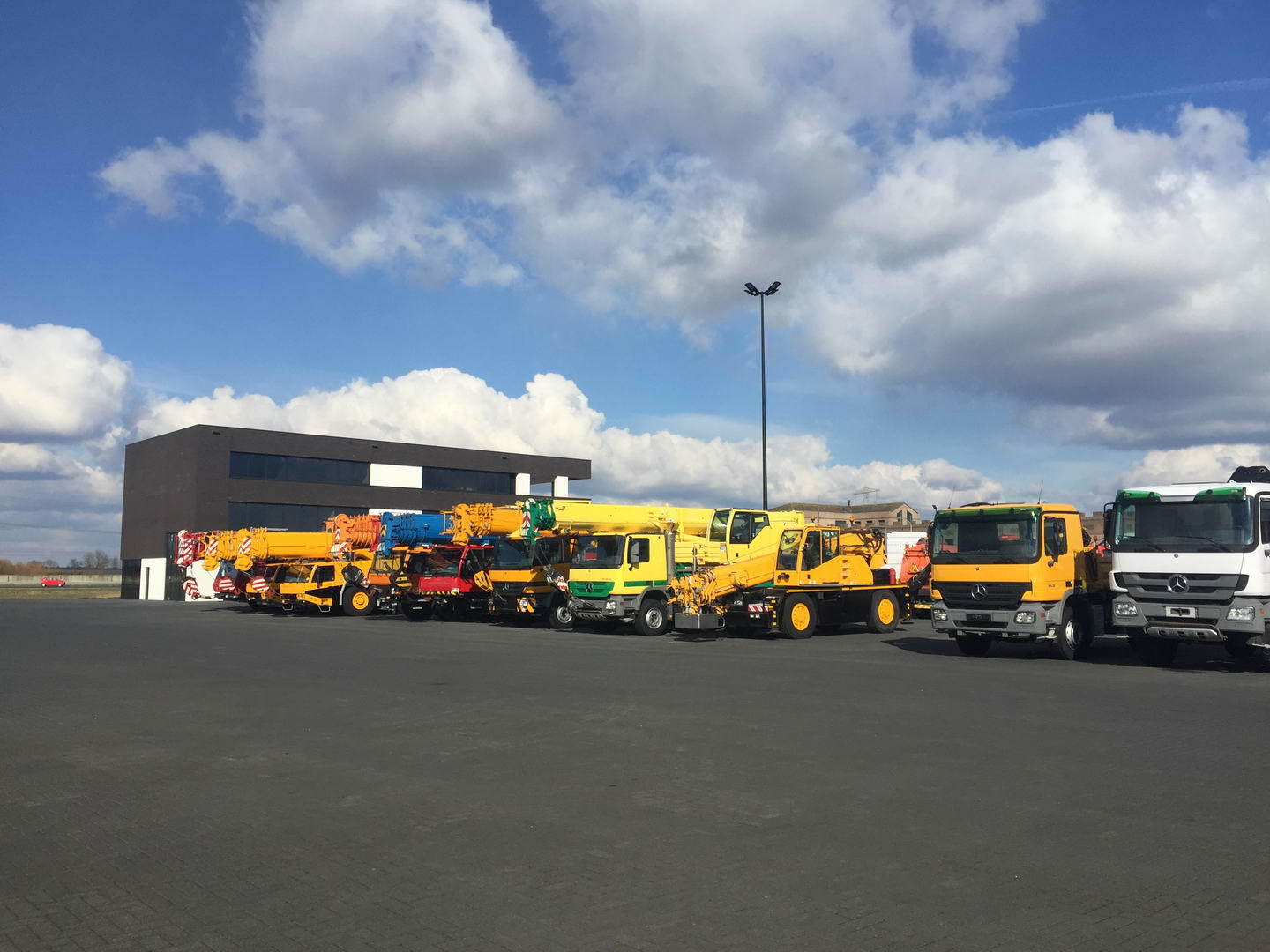 Geurts Trucks B.V. - Tracteurs routiers - grue undefined: photos 5